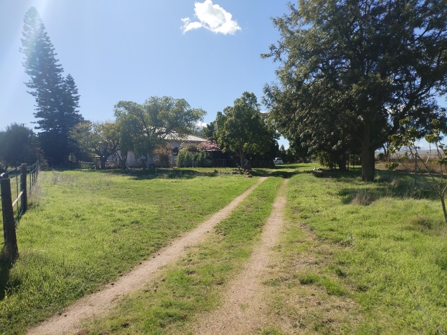 4 Bedroom Property for Sale in Ruststasie Western Cape